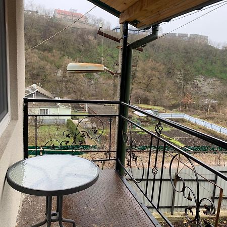 Вуличок Apartment Kamianets Podilskyi Bagian luar foto