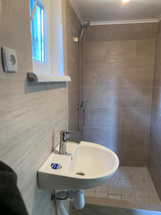 Вуличок Apartment Kamianets Podilskyi Bagian luar foto
